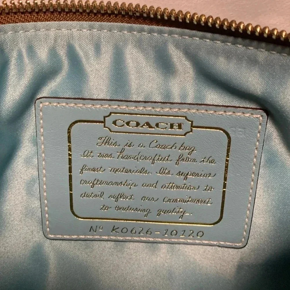 COACH SHOULDER BAG,PURSE. EUC,She’s a BEAUTY ❣️Zipper can be a little tricky. - Picture 5 of 6